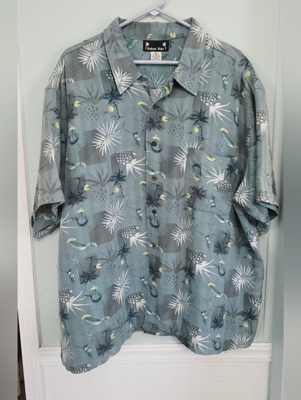 ๐๐
ฐ๐
ป๐
ด โขOutback Rider Tropical Button Down - Picture 2 of 4